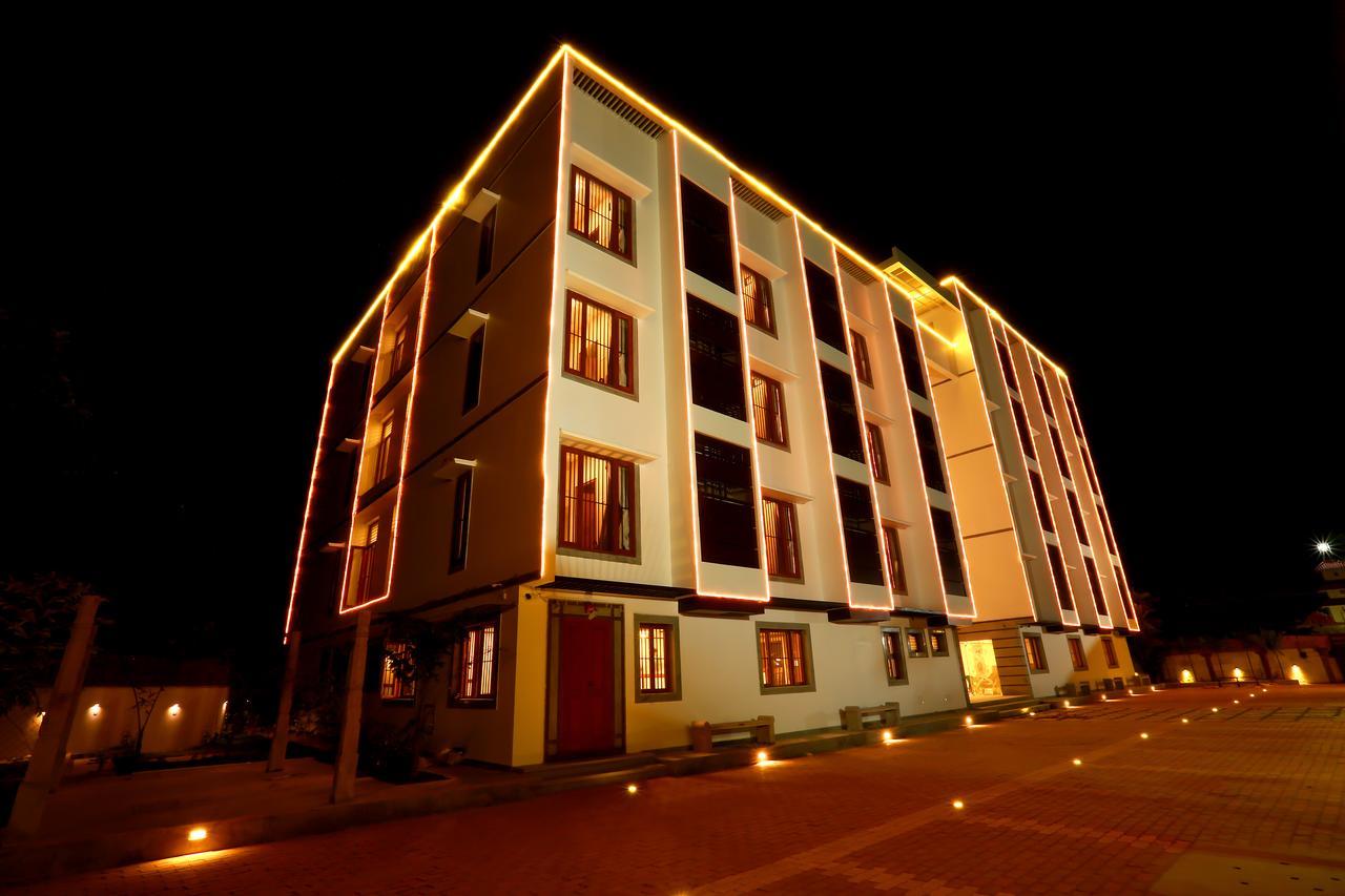 Mayapuri Amira Kumbakonam Exterior foto